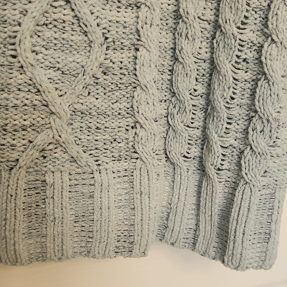 Takara Light Gray Cable Knit Sweater - Picture 5 of 12